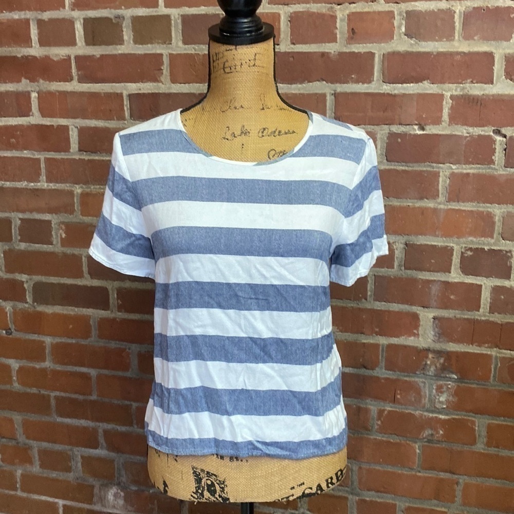 (1128) Vince Camuto blouse , size small